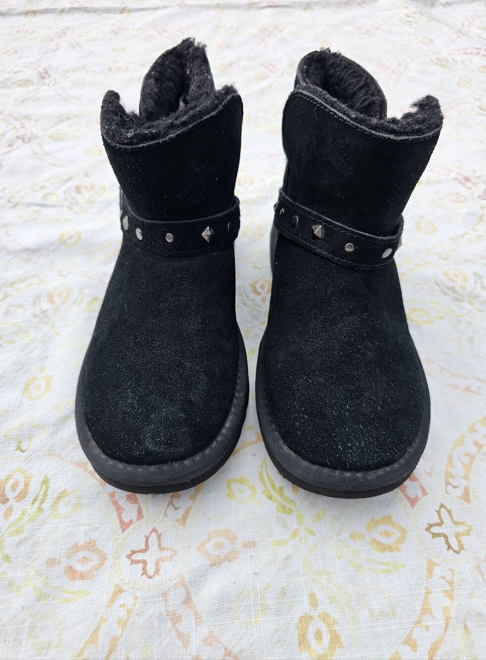 Bearpaw Women's Size 8 Black Suede Faux Fur Lined Winter Boots Studded Buckle